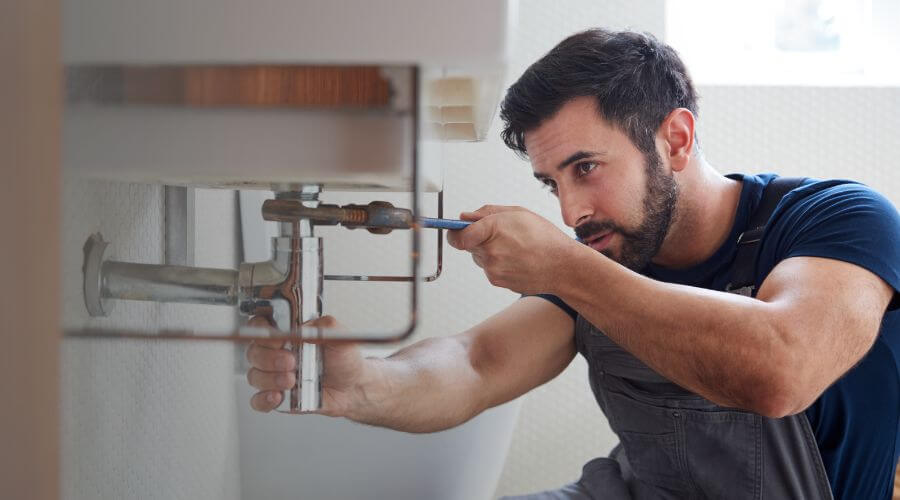 Water heater leaking fix in Elton, LA